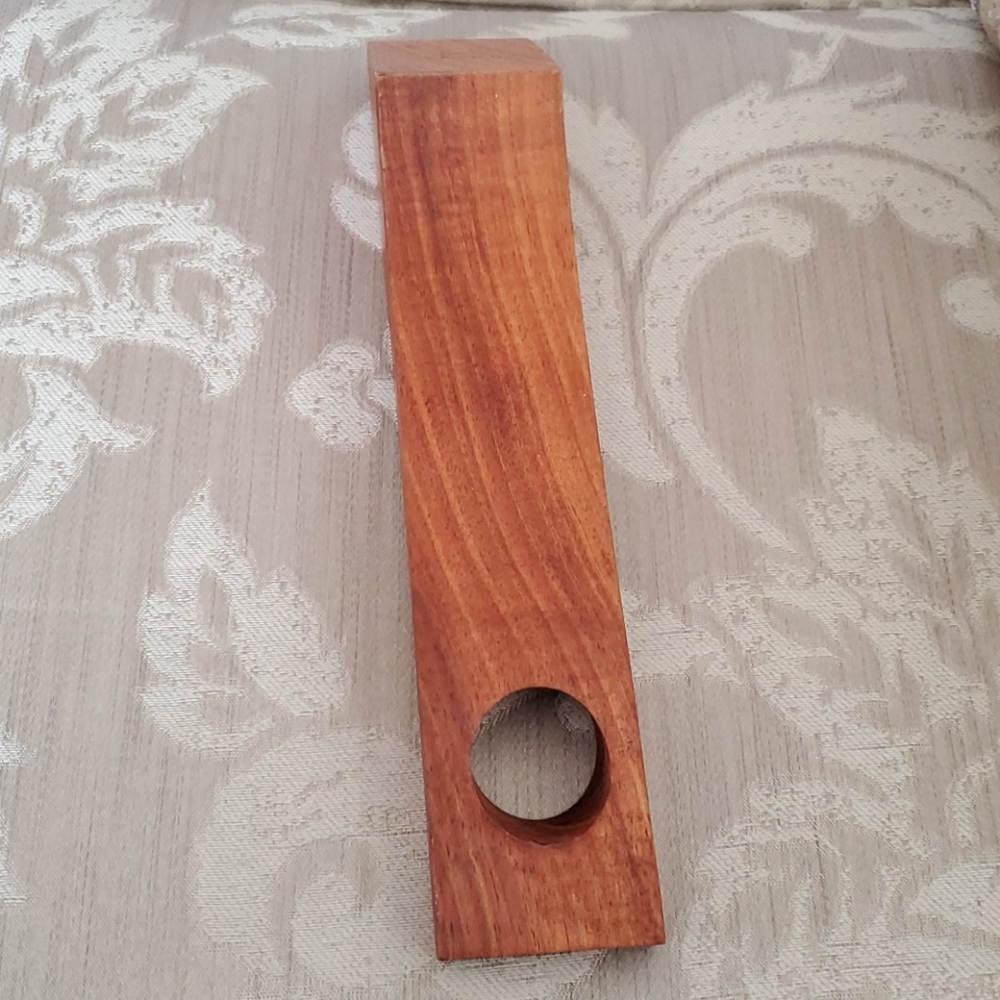 Wine bottle holder
